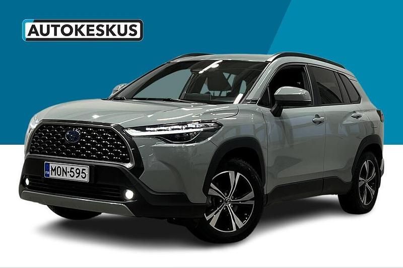 Musta Käytetty 2023 Toyota Corolla Cross Edition Katumaasturi | 35 900 € (Perustarjous) - Kuva 1/3