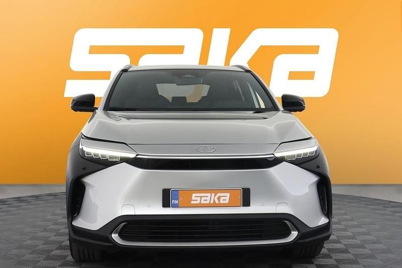 Käytetty Toyota bZ4X Premium 160 kW (218 HP) 2024 Katumaasturi