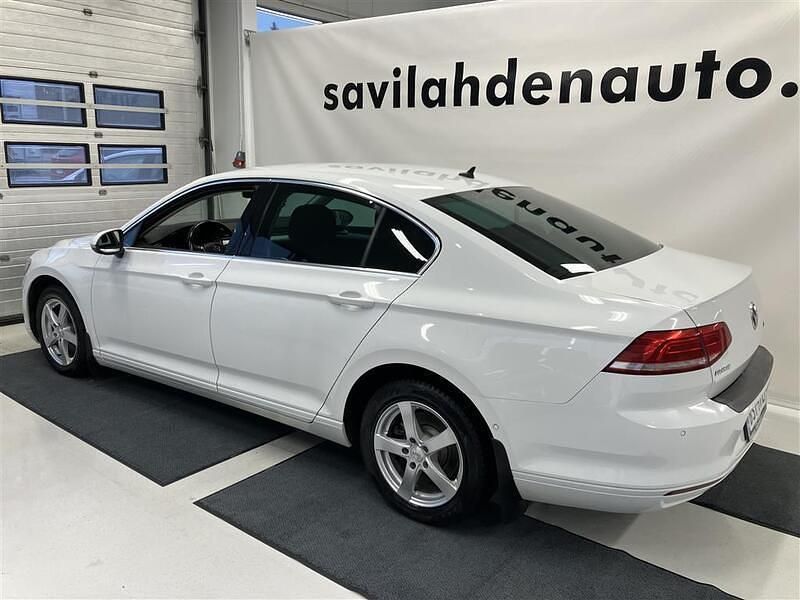 Käytetty VW Passat Comfortline 120 HP (88 kW) 2015 Valkoinen Sedan