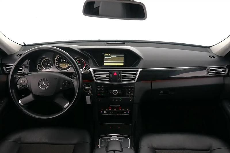 Käytetty Mercedes E220 Business 170 HP (125 kW) 2012 Valkoinen Farmari