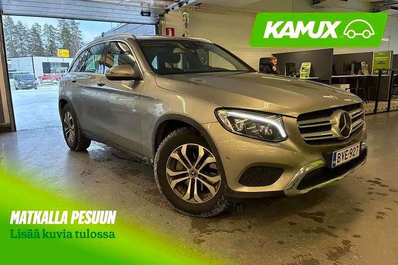 Käytetty Mercedes GLC220 Edition 170 HP (125 kW) 2019 Hopea / harmaa Katumaasturi
