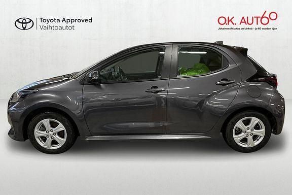 Käytetty Toyota Yaris Active 114 HP (83 kW) 2023 Harmaa Viistoperä