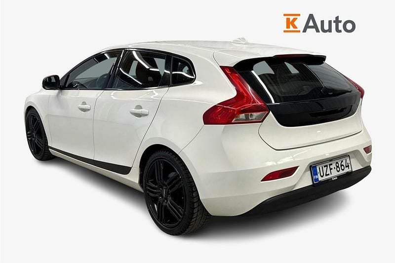 Käytetty Volvo V40 Momentum 120 HP (88 kW) 2015 Valkoinen Viistoperä