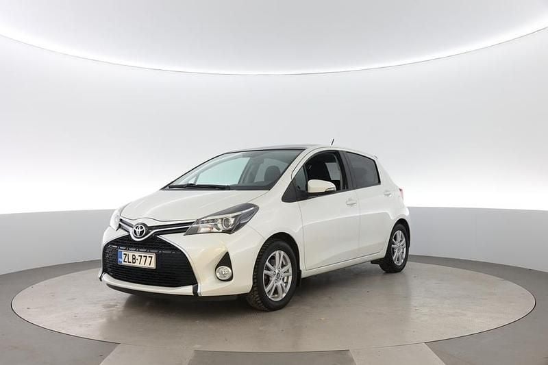 Käytetty Toyota Yaris Style 99 HP (72 kW) 2016 Viistoperä