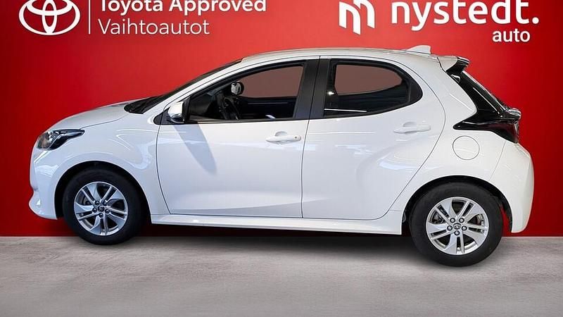 Käytetty Toyota Yaris Hybrid Active 116 HP (85 kW) 2024 Valkoinen Viistoperä