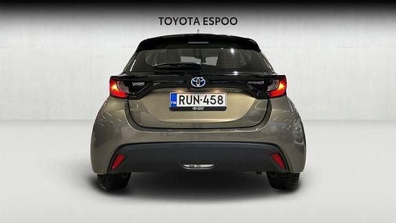 Käytetty Toyota Yaris Active 114 HP (83 kW) 2021 Ruskea (beige) Viistoperä