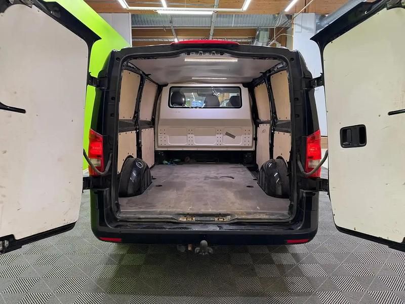 Käytetty Mercedes Vito 190 HP (139 kW) 2017 Musta Van
