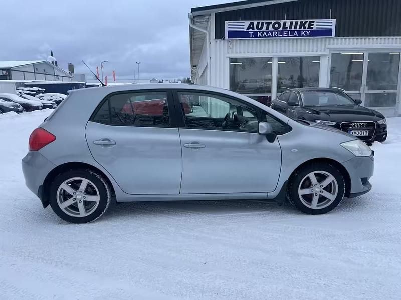 Käytetty Toyota Auris 2009 Viistoperä