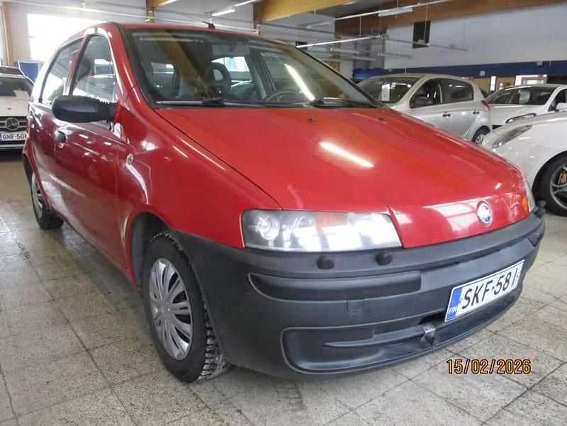 Käytetty Fiat Punto 60 HP (44 kW) 2002 Punainen Viistoperä