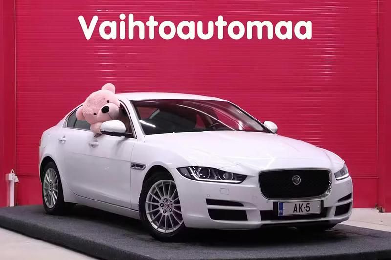 Käytetty 2015 Jaguar XE Prestige Sedan | 12 990 € - Kuva 1/4