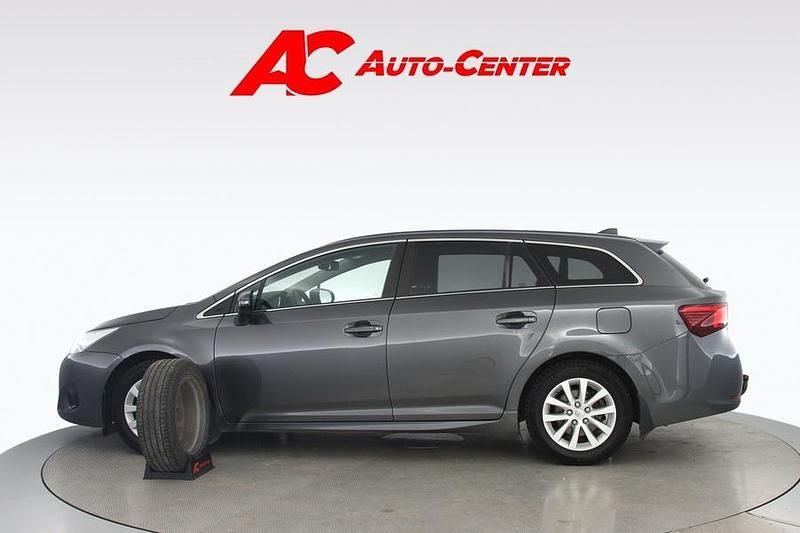 Käytetty Toyota Avensis Active 112 HP (82 kW) 2016 Harmaa Farmari