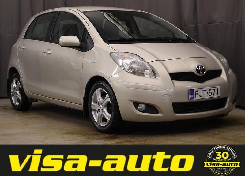 Hopea Käytetty 2010 Toyota Yaris Sol Viistoperä | 7 990 € (Hyvä tarjous) - Kuva 1/4