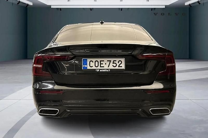 Käytetty Volvo S60 Business Edition 392 HP (288 kW) 2020 Musta Sedan