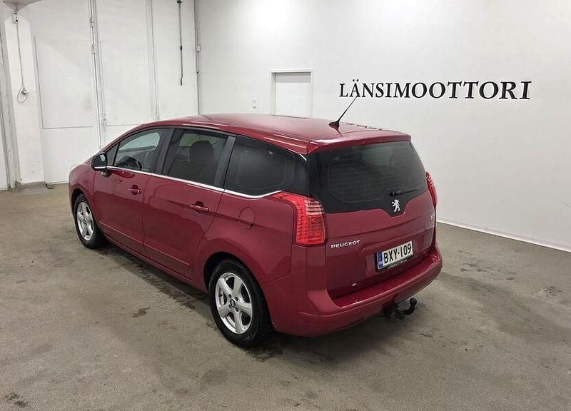 Käytetty Peugeot 5008 Premium 120 HP (88 kW) 2010 Tila-auto