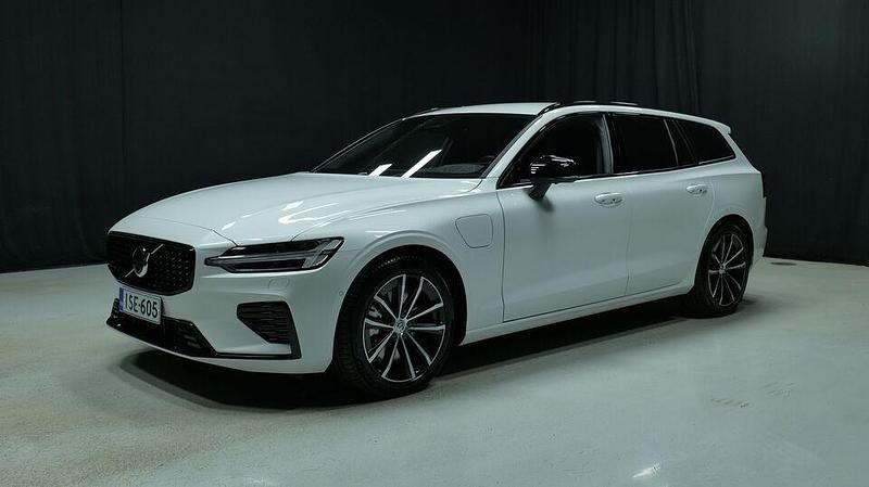 Käytetty 2025 Volvo V60 Performance Farmari | 51 900 € - Kuva 1/3