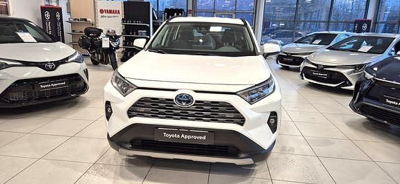 Käytetty Toyota RAV4 Edition 176 HP (129 kW) 2022 Valkoinen Katumaasturi