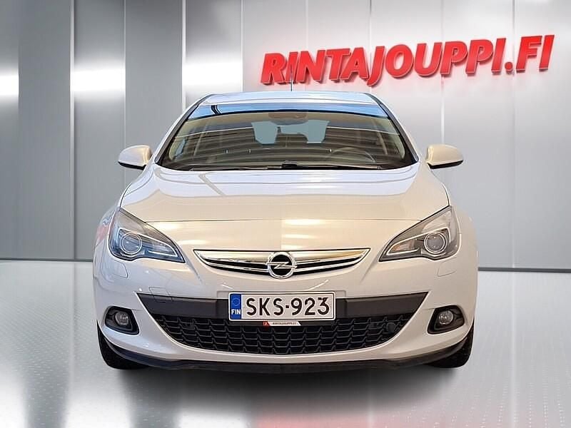 Käytetty Opel Astra GTC Sport 140 HP (102 kW) 2014 Valkoinen Coupe - kaksiovinen