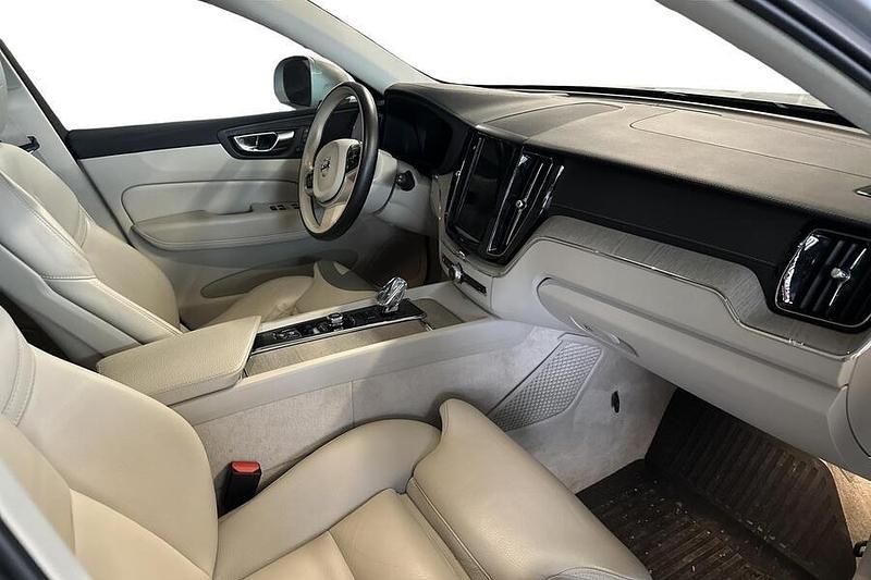 Käytetty Volvo XC60 Inscription 392 HP (288 kW) 2020 Hopea Katumaasturi