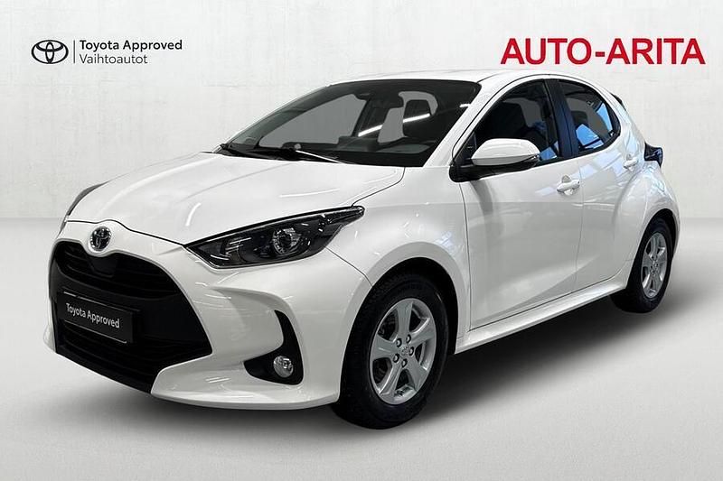Käytetty Toyota Yaris Hybrid Active 101 HP (74 kW) 2022 Valkoinen Viistoperä