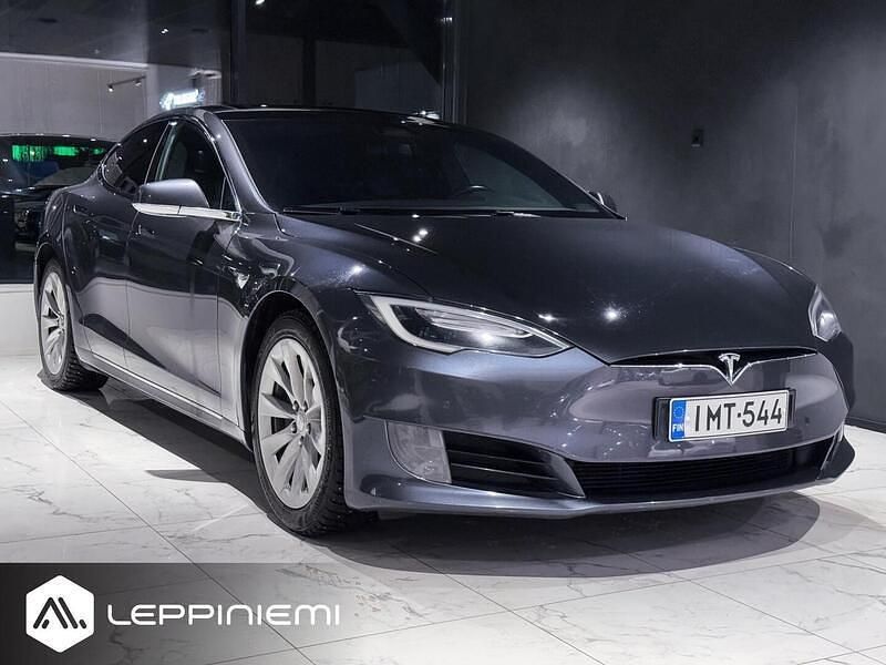 Käytetty Tesla Model S 235 kW (320 HP) 2017 Viistoperä