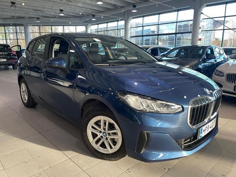 Käytetty 2023 BMW 225 Active Tourer Tila-auto | 31 890 € (Perustarjous) - Kuva 1/1