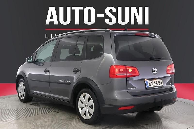 Käytetty VW Touran Cross 140 HP (102 kW) 2011 Tila-auto