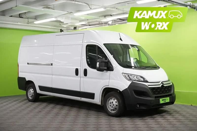 Käytetty Citroën Jumper 140 HP (102 kW) 2023 Icy white paint/nonmetallic paint Tila-auto