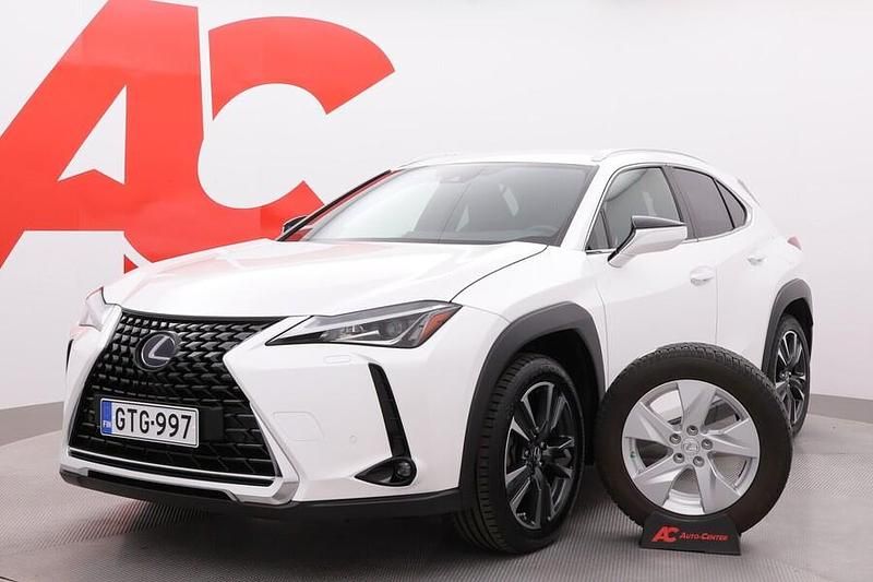 Valkoinen Käytetty 2020 Lexus UX 250h Katumaasturi | 30 590 € (Kallis) - Kuva 1/4