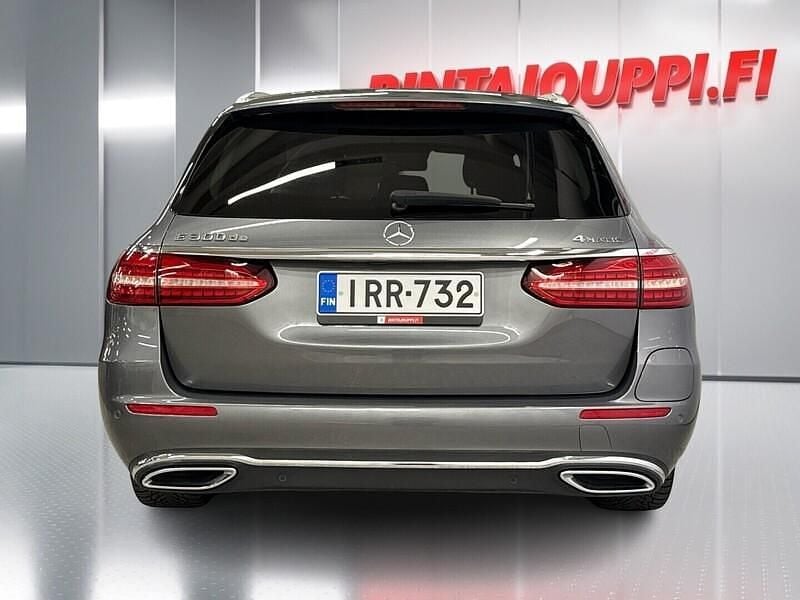 Käytetty Mercedes E300 Avantgarde 194 HP (142 kW) 2021 Harmaa Farmari
