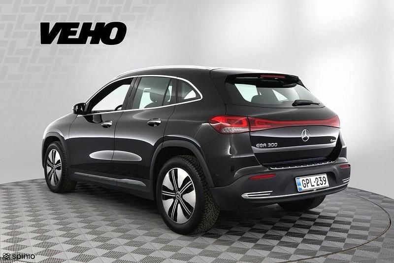 Käytetty Mercedes EQA300 Business 167 kW (228 HP) 2023 Katumaasturi