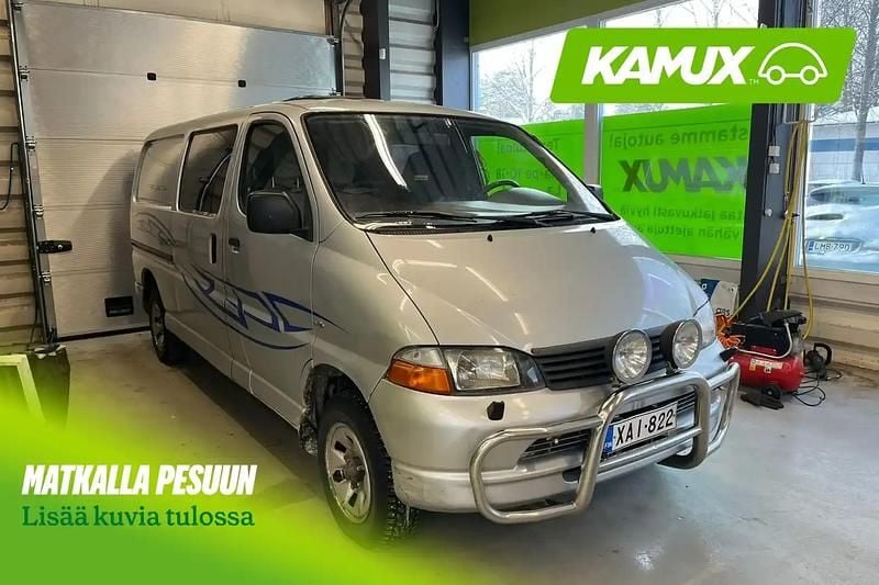 Käytetty Toyota HiAce 102 HP (75 kW) 2005 Hopea / harmaa Van