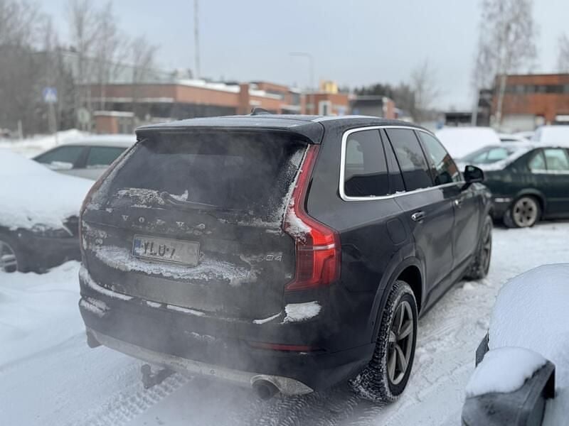 Käytetty Volvo XC90 Momentum 190 HP (139 kW) 2015 Katumaasturi