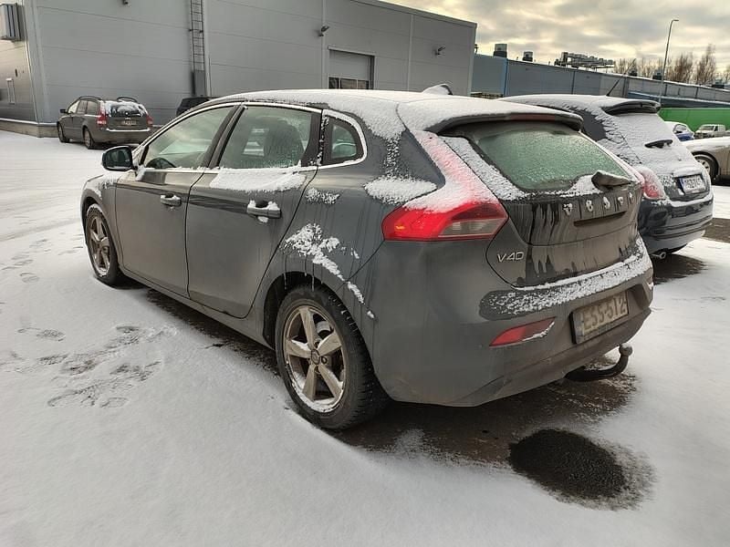 Käytetty Volvo V40 Momentum 114 HP (83 kW) 2014 Viistoperä