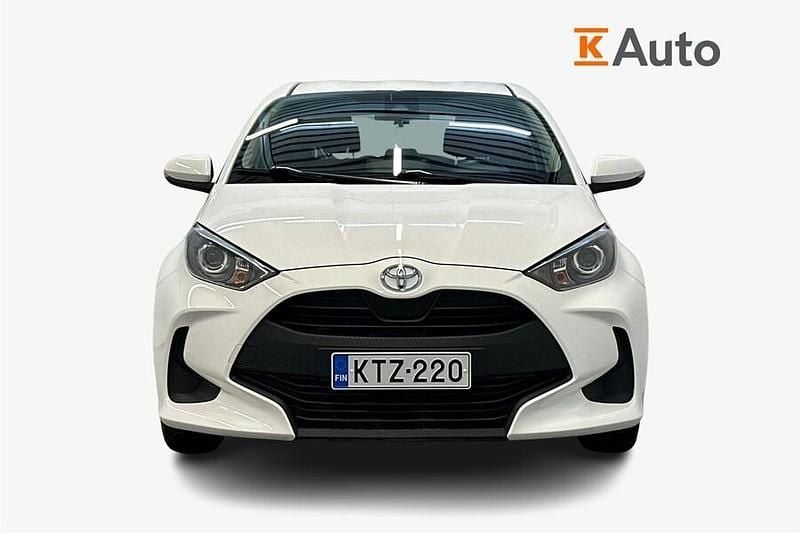 Käytetty Toyota Yaris Life 72 HP (52 kW) 2021 Viistoperä