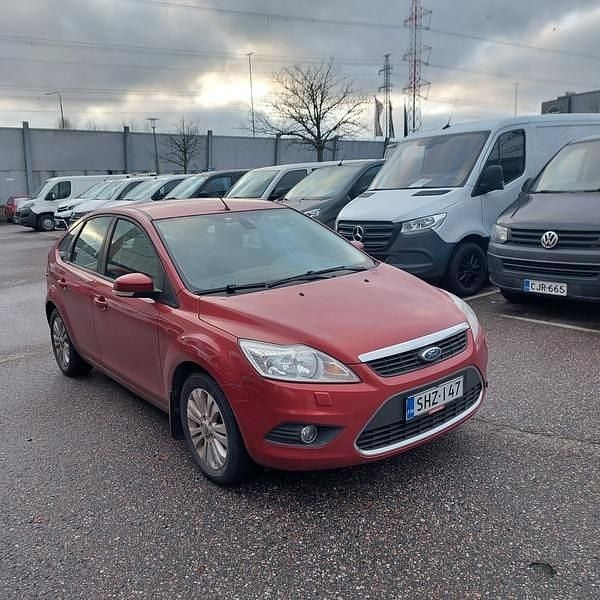 Punainen Käytetty 2009 Ford Focus Ghia Viistoperä | 5 900 € (Kallis) - Kuva 1/4