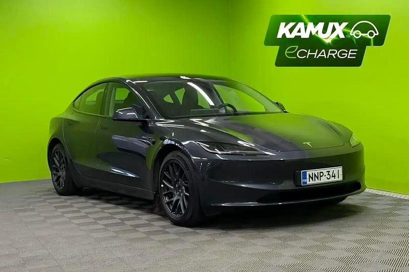 Hopea / harmaa Käytetty 2024 Tesla Model 3 Long Range AWD Sedan | 39 880 € (Kallis) - Kuva 1/4