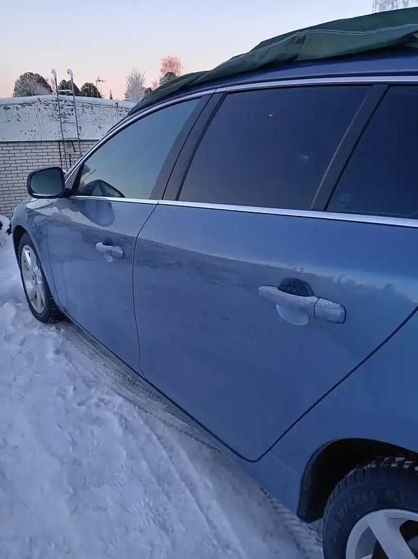 Sininen Käytetty 2016 Volvo V60 Farmari | 11 990 € (Supertarjous) - Kuva 1/4