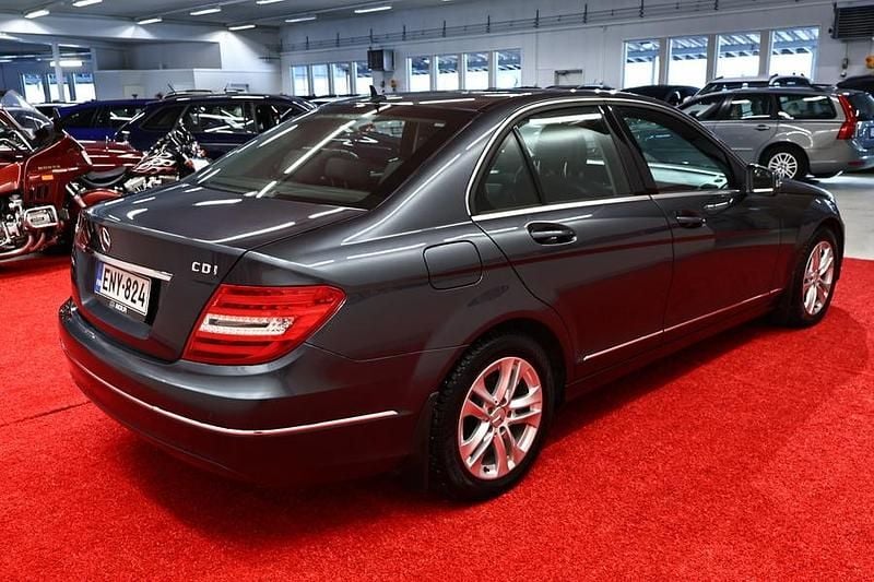 Käytetty Mercedes C180 Business 120 HP (88 kW) 2012 Harmaa Sedan