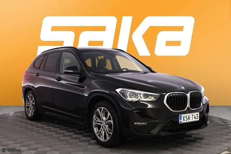 Käytetty 2020 BMW X1 Sport Line Katumaasturi | 21 880 € (Perustarjous) - Kuva 1/3
