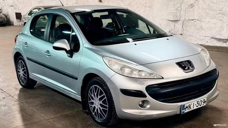 Käytetty 2006 Peugeot 207 Premium Viistoperä | 2 850 € - Kuva 1/4