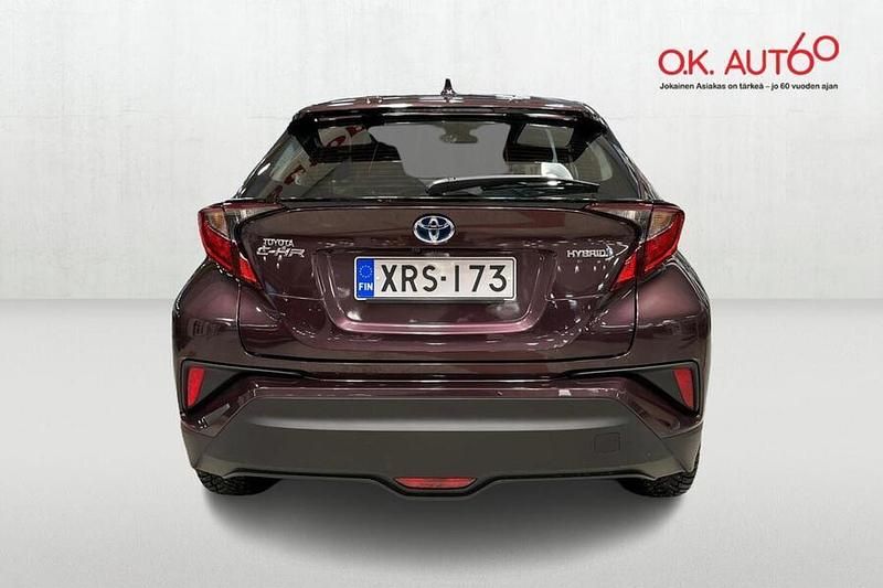 Käytetty Toyota C-HR Active 122 HP (89 kW) 2023 Violetti Katumaasturi