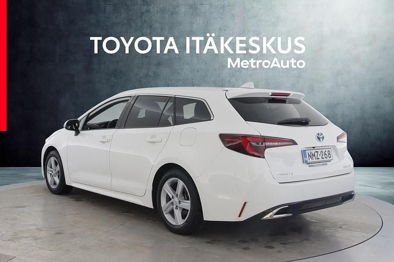 Käytetty Toyota Corolla Edition 140 HP (102 kW) 2023 Valkoinen Farmari