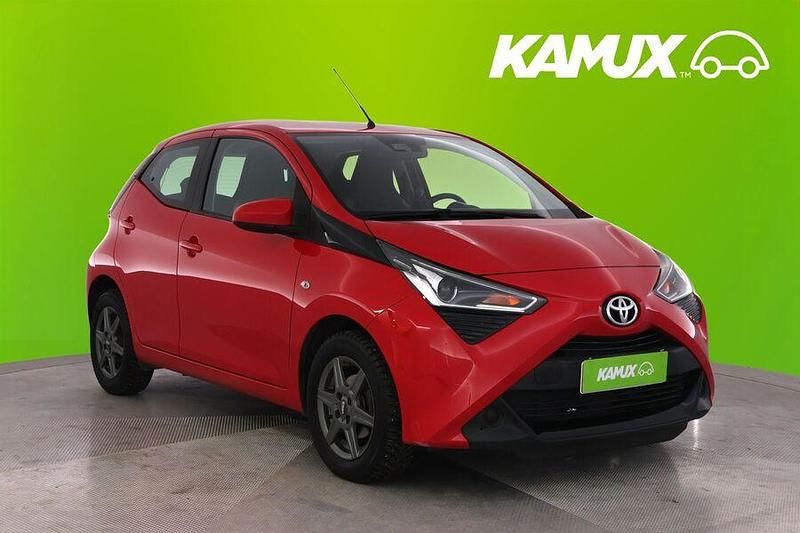 Käytetty 2021 Toyota Aygo X-play Viistoperä | 12 790 € (Hieman kallis) - Kuva 1/3