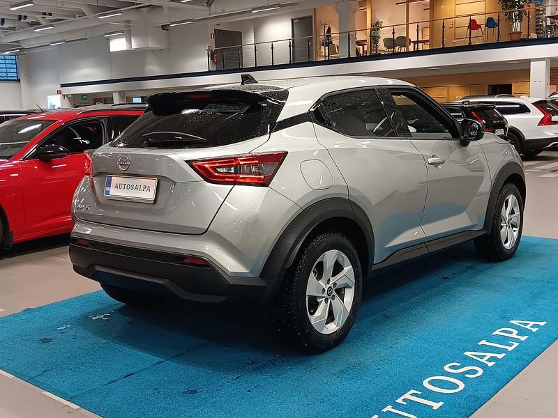 Käytetty Nissan Juke N-Connecta 114 HP (83 kW) 2024 Hopea Katumaasturi