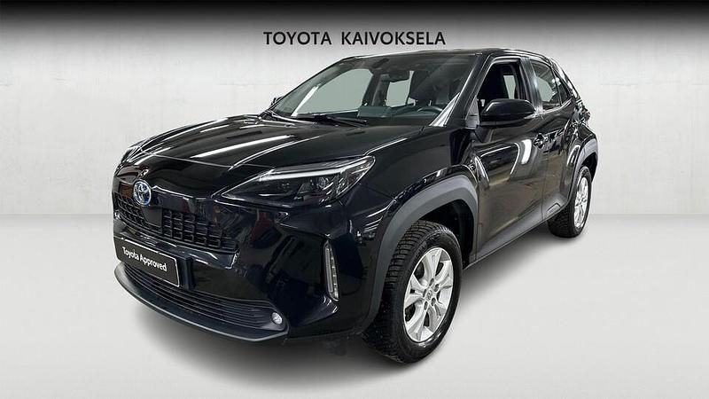 Käytetty Toyota Yaris Cross Active 116 HP (85 kW) 2022 Musta Katumaasturi