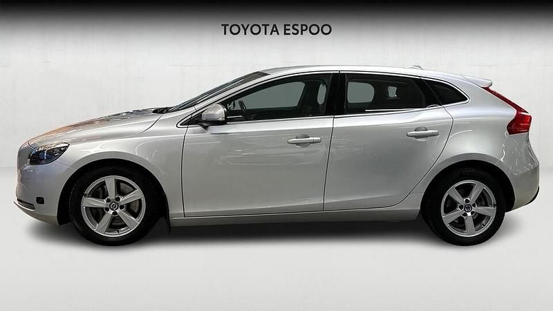 Käytetty Volvo V40 Momentum 122 HP (89 kW) 2016 Viistoperä