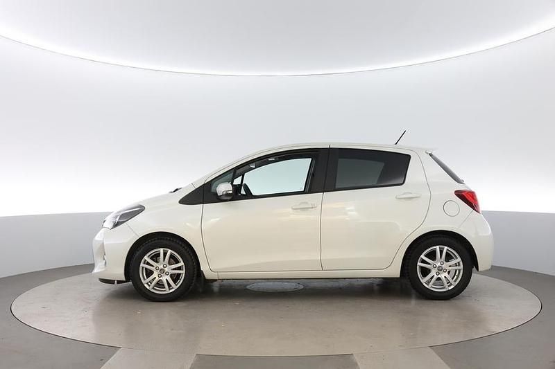 Käytetty Toyota Yaris Style 99 HP (72 kW) 2016 Viistoperä
