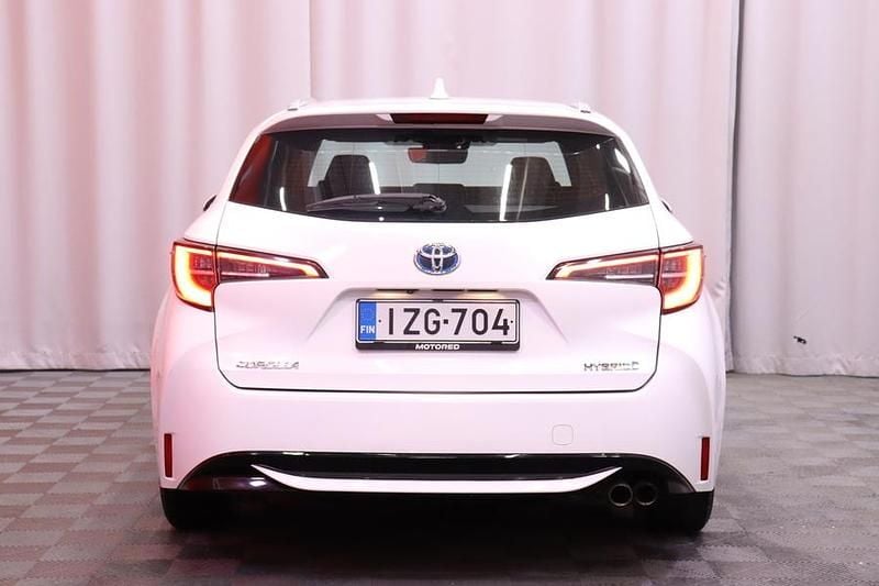 Käytetty Toyota Corolla Active 184 HP (135 kW) 2021 Farmari