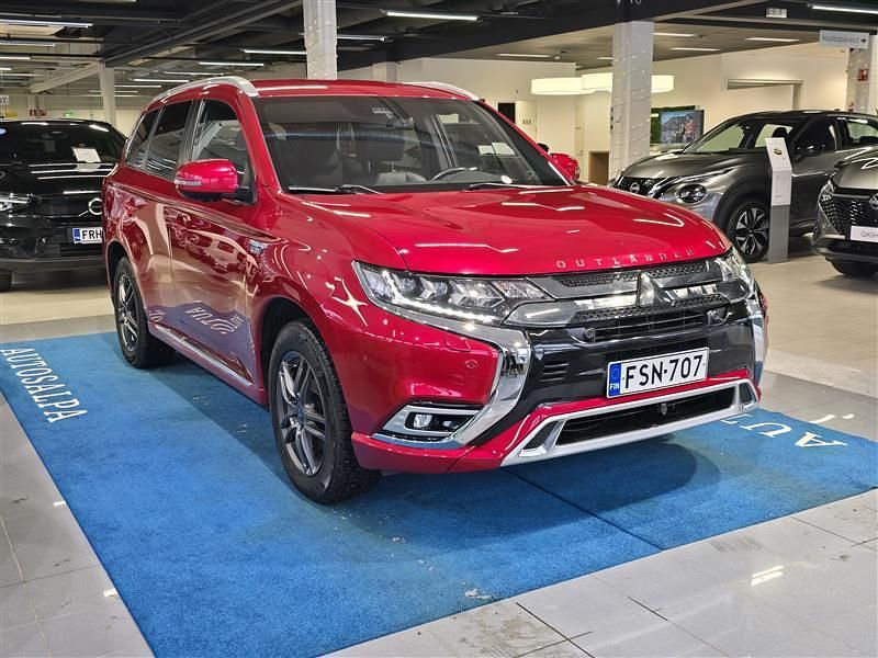Käytetty Mitsubishi Outlander P-HEV Active 135 HP (99 kW) 2020 Punainen Katumaasturi