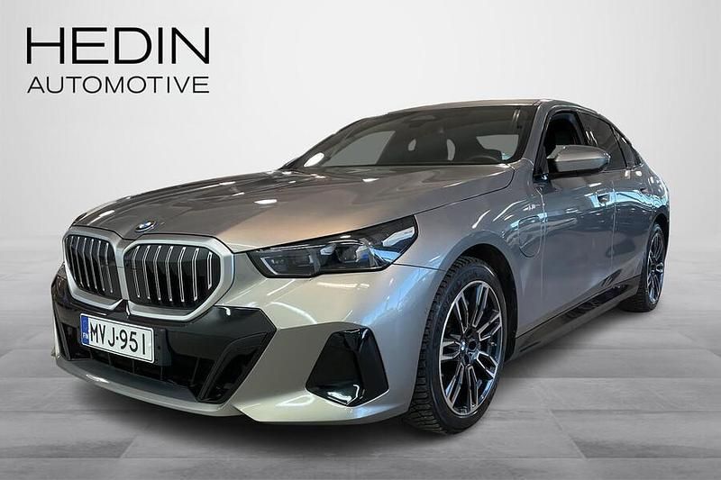 Käytetty BMW 550e M Sport 490 HP (360 kW) 2024 Sedan